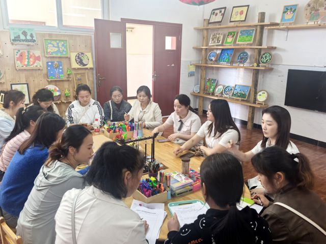 儿教师培训活动在高场镇中心幼儿园召开pg试玩叙州区高场学校2025春期幼(图4)